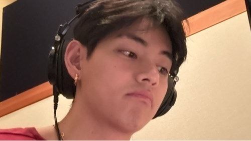 YDMM07HOBI's tweet photo. — Hilo de traducciones del Live de #Taehyung 💜 https://t.co/McxhWT4IBw