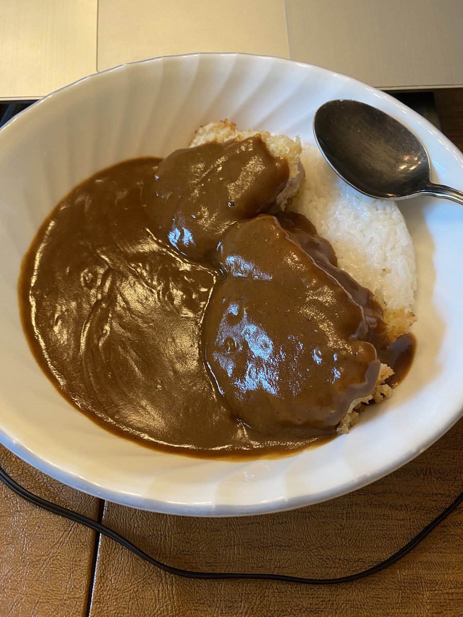 st3vebabitz's tweet image. Breakfast curry is a new low