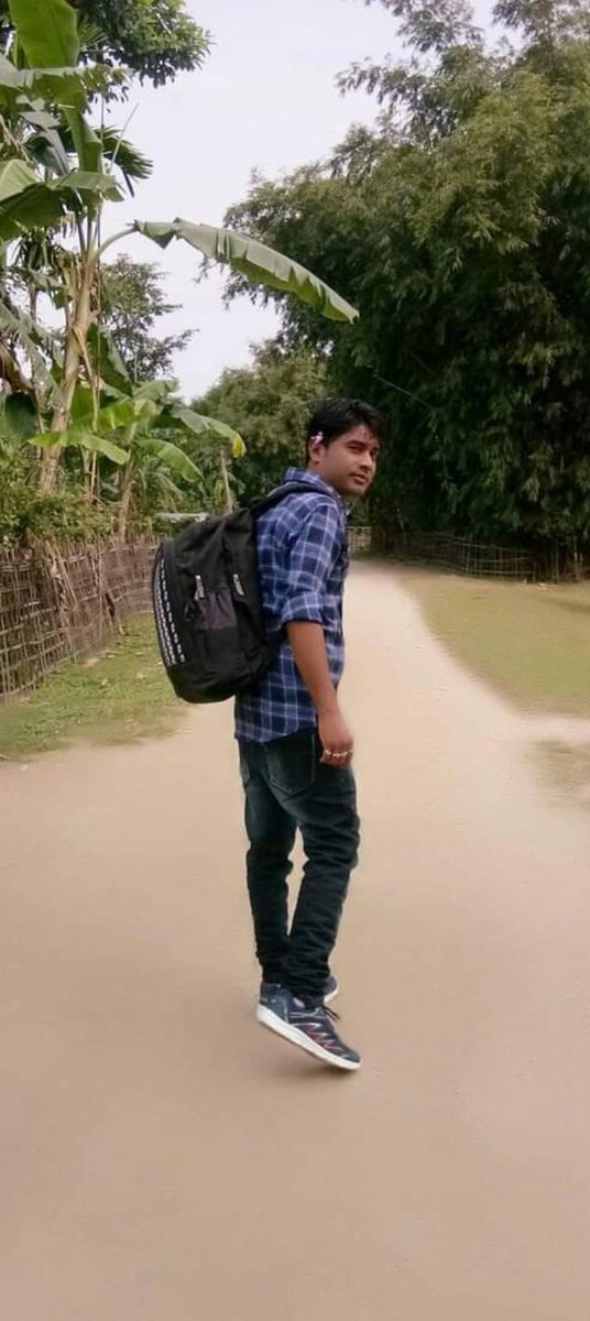 Rahulchetry1992's tweet image. गांव में घुम्ने का मज़ा ही कुछ और है, आप लोग भी गांव के हवा खाकर देख लिजिए।

रोज़ twitter में एक दूसरे को विरोध करके झगड़ा करके फायदा भी नहीं है।

हम लोग जितना भी चिल्लाए फिर भी कोई फर्क नहीं पड़ता BJP सरकार को।

जब भारत श्रीलंका जैसा बर्बाद होगा तब जाकर BJP सरकार को कांग्रेस कि…