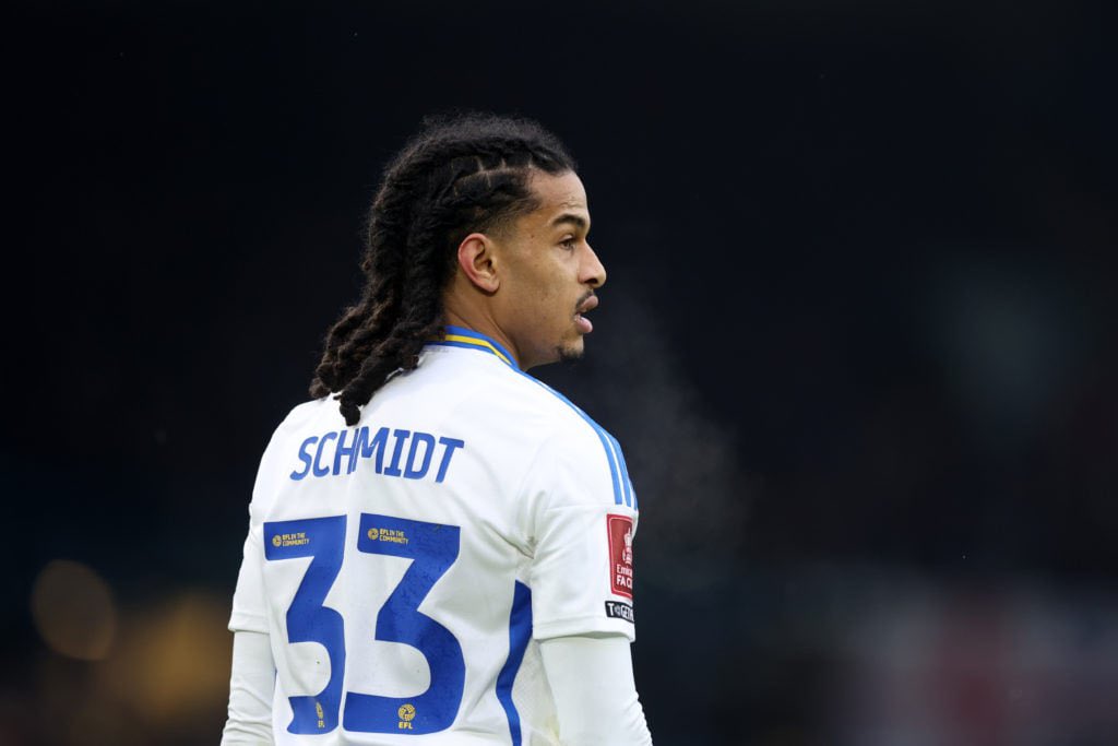 AllDayLUFC's tweet image. 🗞️ Werder Bremen are negotiating with Leeds United on a loan deal for Isaac Schmidt. 

Personal terms have been agreed already, with an option / obligation to buy being discussed.

Farke wants a replacement through the door before the deal goes through. 

#LUFC | @berger_pj