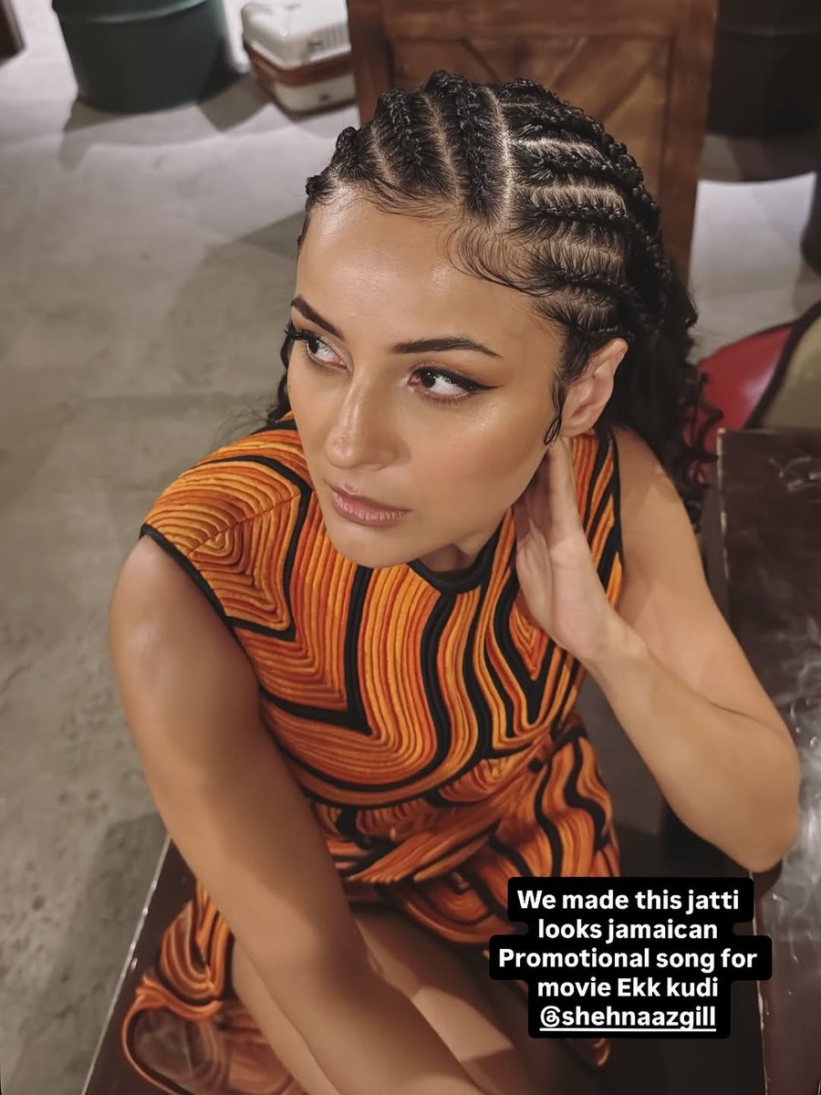 Cinecrik's tweet image. Shehnaaz who? Oh, just the queen of surprises! 👑
New day, new vibe—and possibly a new banger on the way with @asliyoyo? 👀🔥
Stay tuned, the glam and groove are getting real!
#ShehnaazGill #YoYoHoneySingh #ShehnaazGallery #Shehnaazians #BollywoodBuzz #CollabAlert
#shehnaazgill
