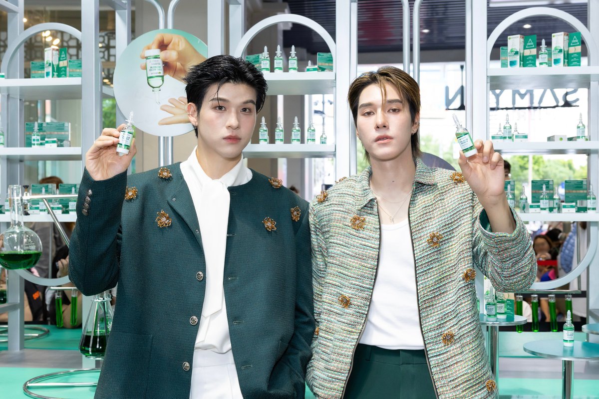 BrickinfoReport's tweet image. "สกาย-นานิ" ร่วมเป็น Friends of Garnier เปิดตัวเซรั่มใหม่ Tri-Acid Renew ที่สามย่านมิตรทาวน์
👉 brickinfotv.com/entertainment/…
#skywongravee #hirunkit_ #SkyNani #สกายนานิ #GARNIERTRIACIDXSKYNANI #หยดผลัดผิว #TriAcidSerum #GarnierThailand #Brickinfo