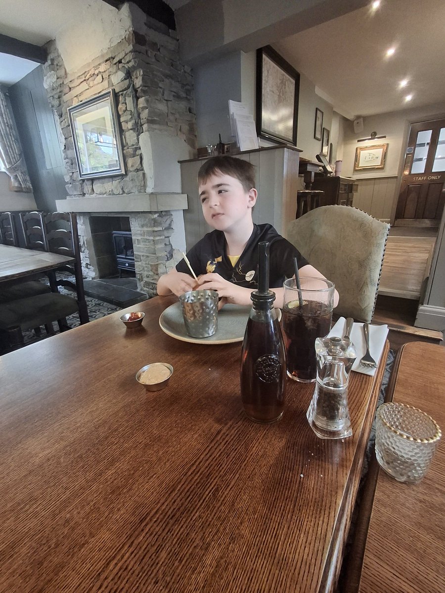 NotthatSuzanne's tweet image. I&apos;ve been in the pub with my #grandson. He&apos;s deep in thought here before saying, &apos;Nana, #Ukraine has done nothing wrong, you know...&apos;  #PackHorseAffetside 
#SlavaUkraini