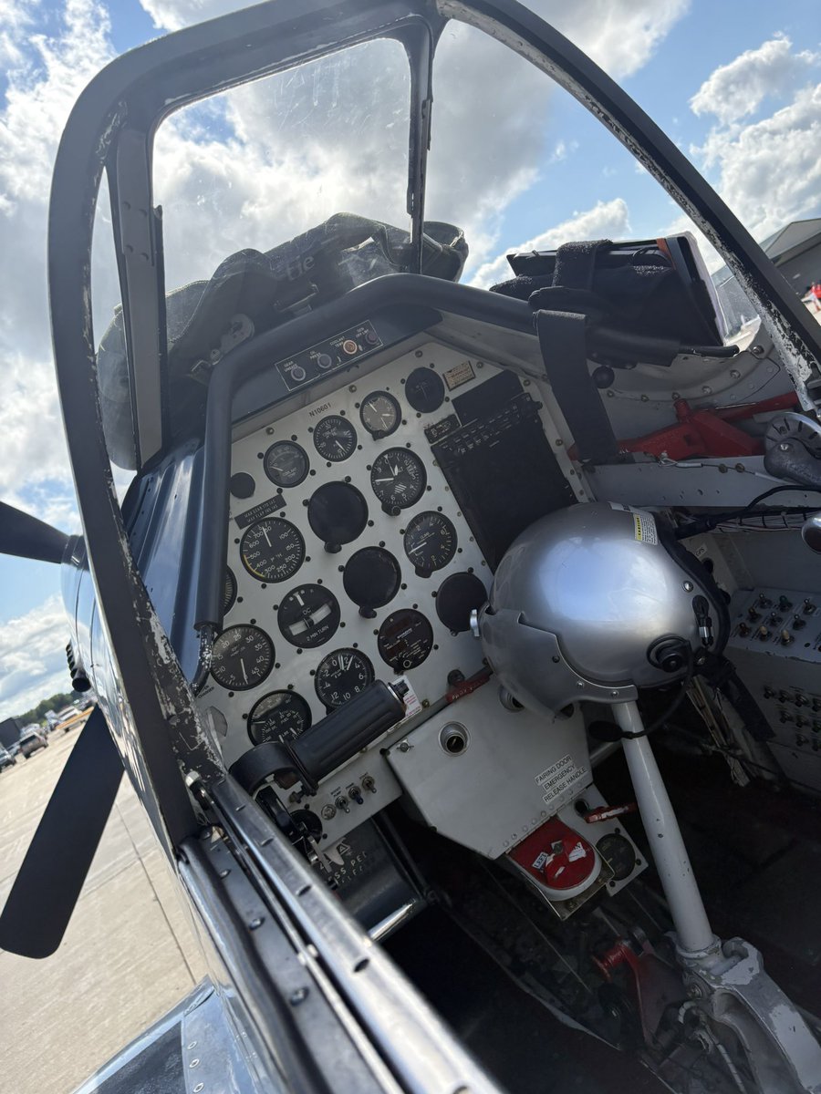 MountsOwen's tweet image. P-51 cockpit.
