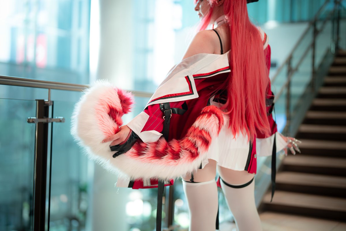 @mimiestrella_: RT by @raorapanthera: Beeg cat means,,, beeg fluffy tail ,,, 📸: @raingodseiji (IG) #RaorArt #RaraWara