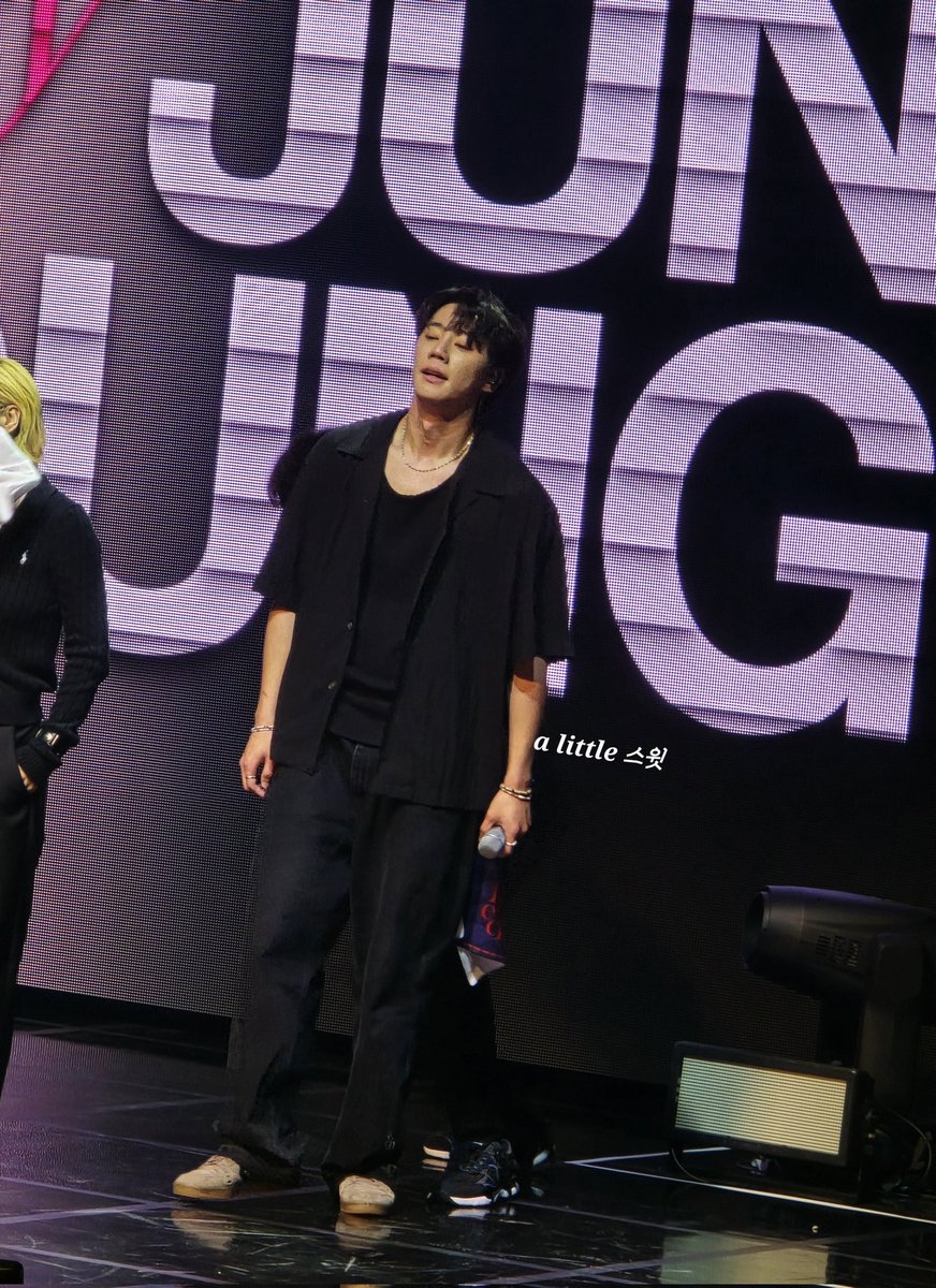 SSauce_younger's tweet image. 맞다! 저 팬미팅 1차와 3차 막공 다녀왔습니다. 트친의 은혜를 입어 뒤늦게 막공도 합류했습니다. 낼부터 영상이랑 사진 올릴게요. 너무 뒷북이지만...❤️