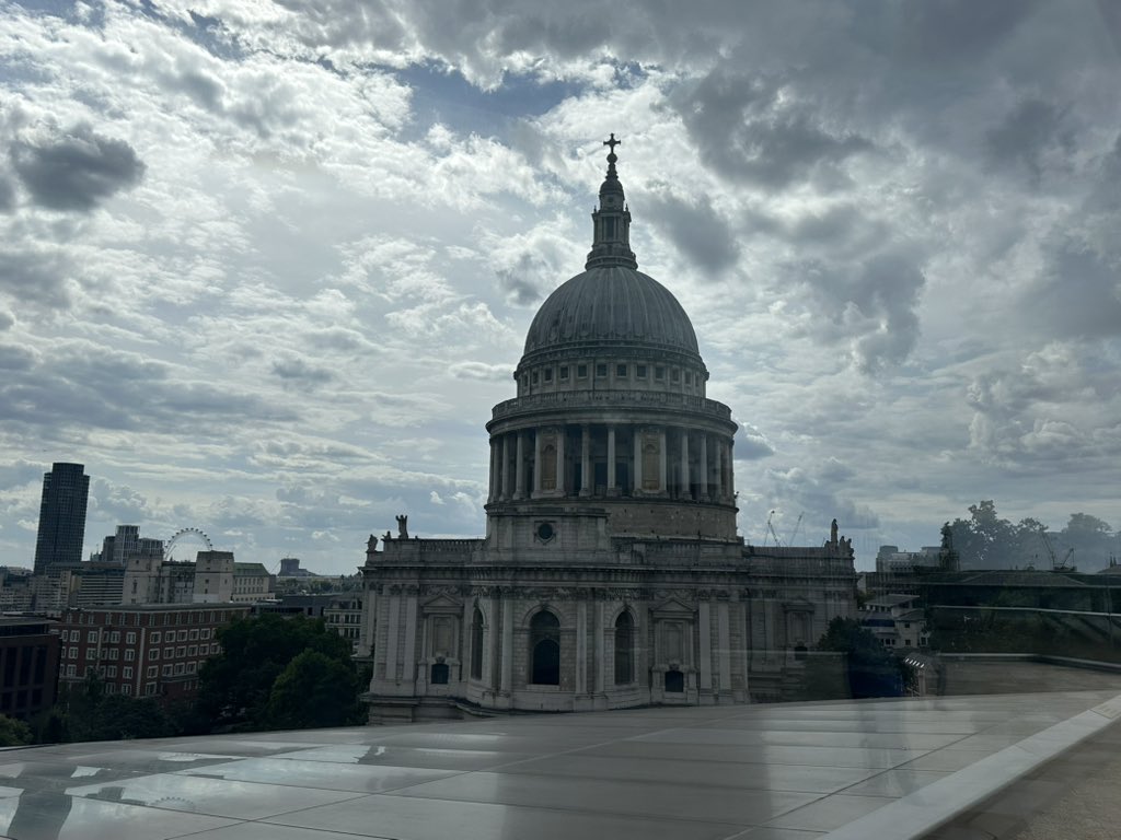 TristanPottas's tweet photo. #FDR in London ahead of a big day tomorrow for @FirstDevRes! IPO only a day away! https://t.co/Zvj17KpYzM