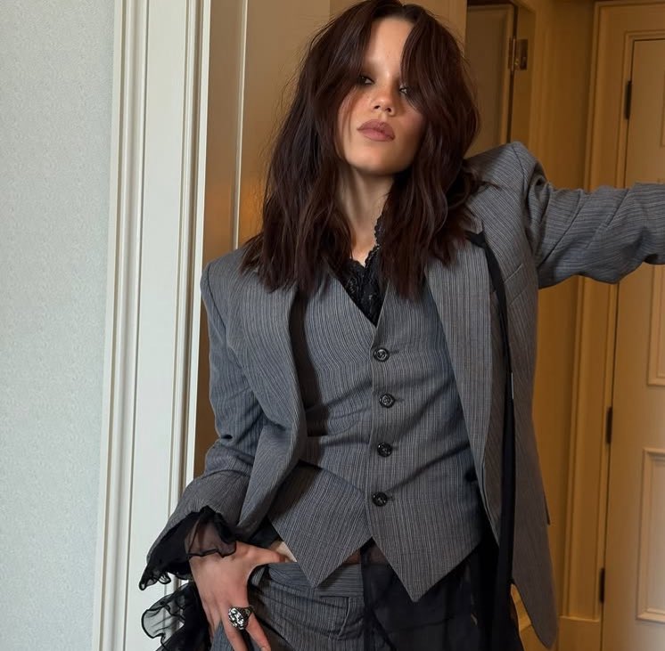 WednesdaysDaily's tweet image. Jenna Ortega for &apos;WEDNESDAY&apos; Season 2 press!