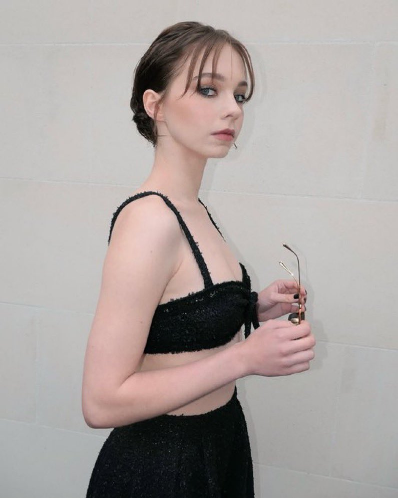 WednesdaysDaily's tweet image. Emma Myers 😍