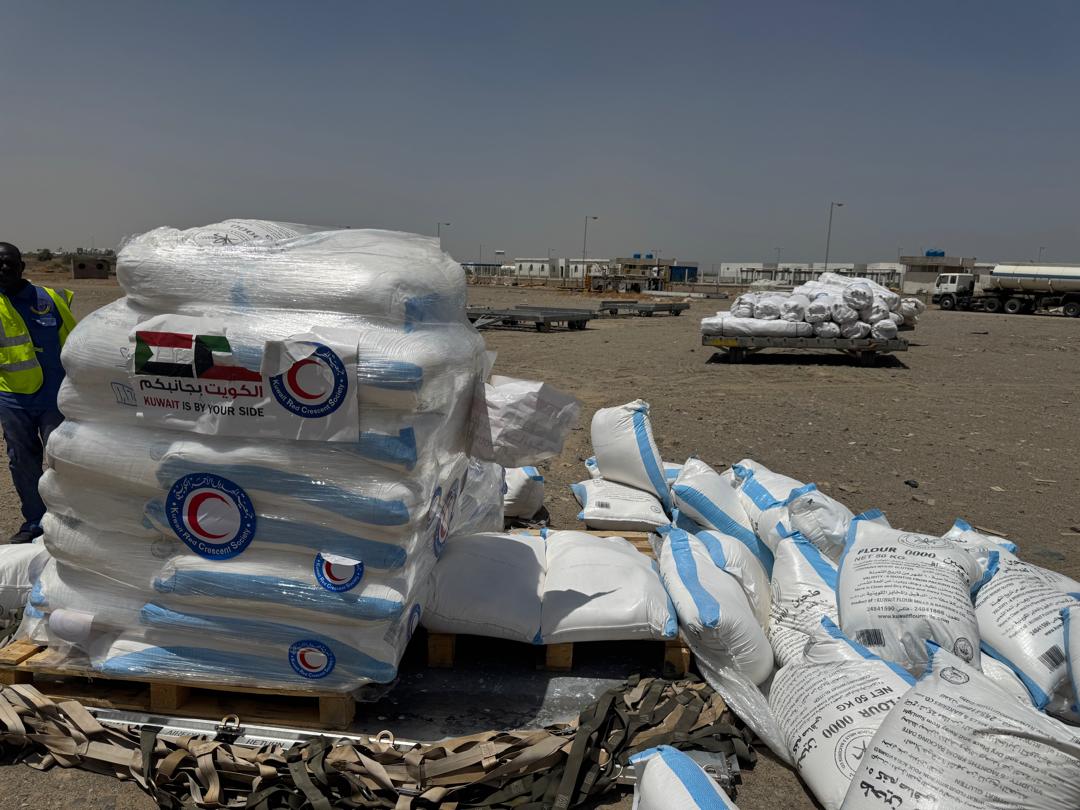 kuna_en's tweet image. The 35th #Kuwait airlift plane arrives at Port #Sudan Airport, carrying humanitarian aid to support those affected by war, flooding &amp;amp; seasonal rains across Sudanese regions in crisis

@krcs_org_kw

kuna.net.kw/ArticleDetails…

#KUNA