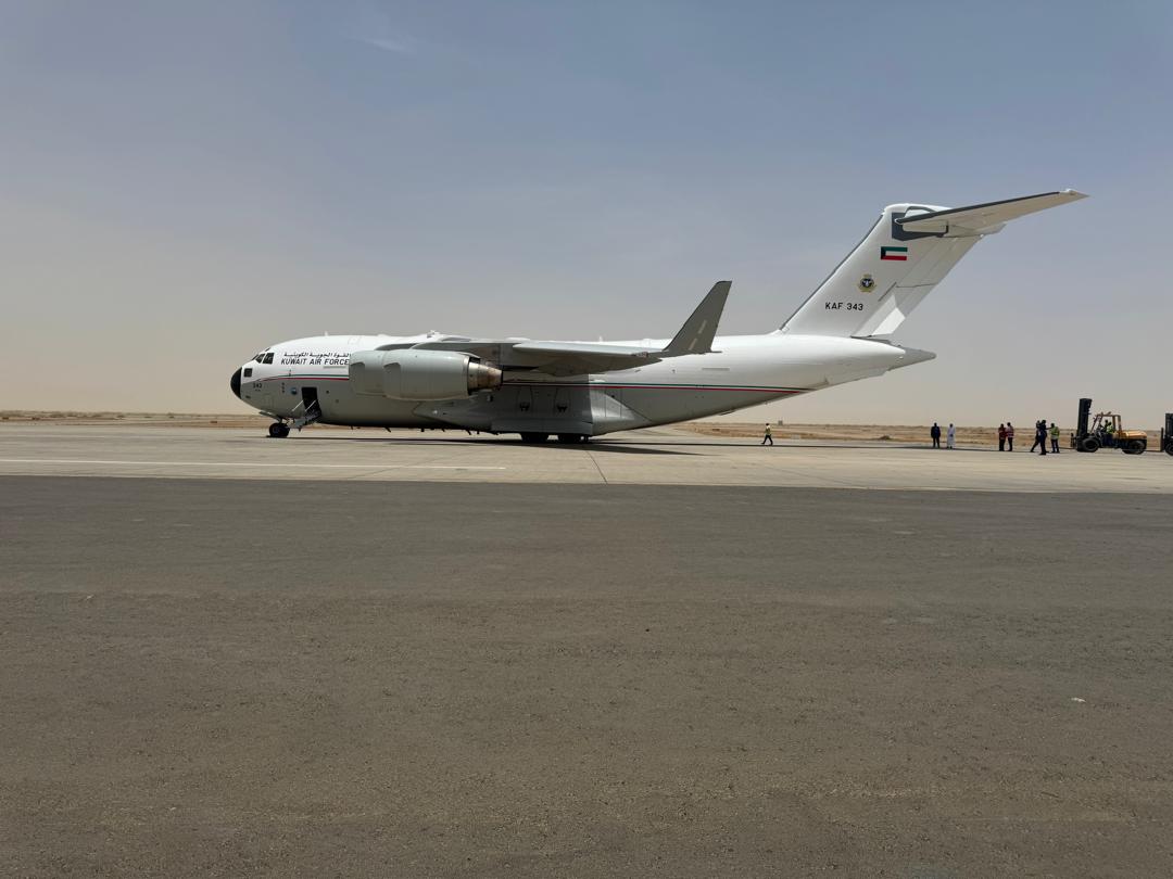 kuna_en's tweet image. The 35th #Kuwait airlift plane arrives at Port #Sudan Airport, carrying humanitarian aid to support those affected by war, flooding &amp;amp; seasonal rains across Sudanese regions in crisis

@krcs_org_kw

kuna.net.kw/ArticleDetails…

#KUNA