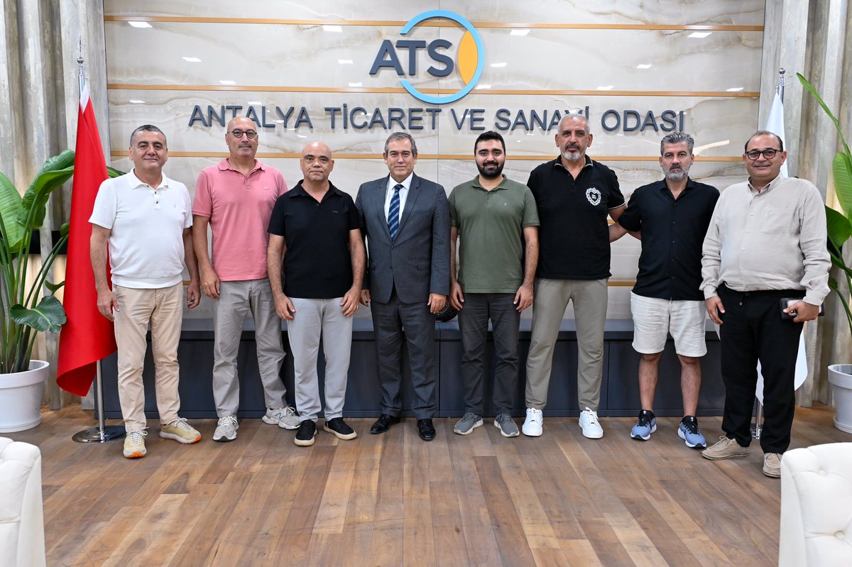 Yönetim Kurulu Başkanımız Yusuf Hacısüleyman, Kaleiçi İşletmeciler Derneği Başkanı Fikret Çağlan ve dernek yönetimi ile bir araya geldi. Yönetim Kurulu Sayman Üyemiz Murat Totoş’un da katıldığı görüşmede, Kaleiçi’nin cazibesini artırmaya yönelik projeler, Üçkapılar çevresindeki