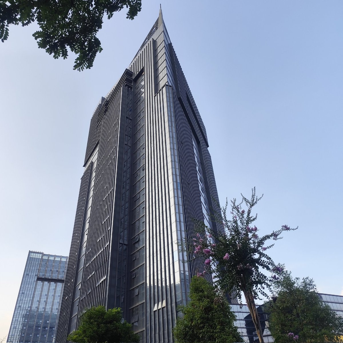 DarioMarchiori5's tweet image. Modern arquitecture #Guiyang #skyscrapers #modernarquitecture