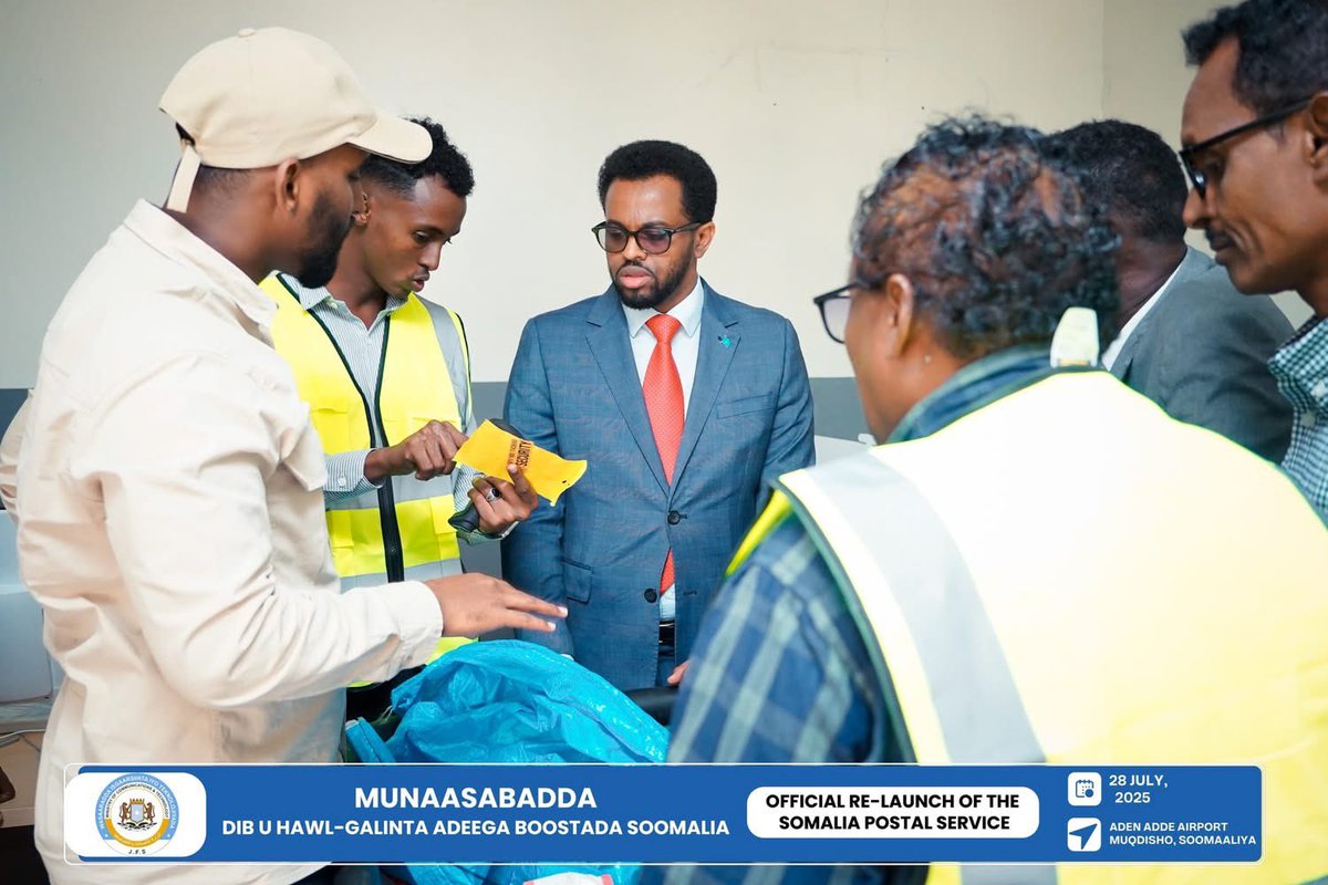 msomali55's tweet photo. Today, I officially launched the reactivation of Somalia’s National Postal Service at Aden Adde International Airport. After nearly 36 years, this essential public service is back modern, secure, and citizen focused. https://t.co/ycqevavNGQ