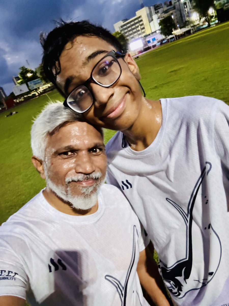 Mohamed Shareef (@mohmdshareef) on Twitter photo 2 weeks out from <a href="/irunnersmv/">irunners Maldives</a> Maldives Half Marathon ’25 and dealing with injury setbacks 😤 Currently can barely run past 30mins, but not giving up yet!
Tonight: attempted some race pace tempo repeats - only managed half the session but that’s progress 📈
#KeepRunning 2 weeks out from <a href="/irunnersmv/">irunners Maldives</a> Maldives Half Marathon ’25 and dealing with injury setbacks 😤 Currently can barely run past 30mins, but not giving up yet!
Tonight: attempted some race pace tempo repeats - only managed half the session but that’s progress 📈
#KeepRunning