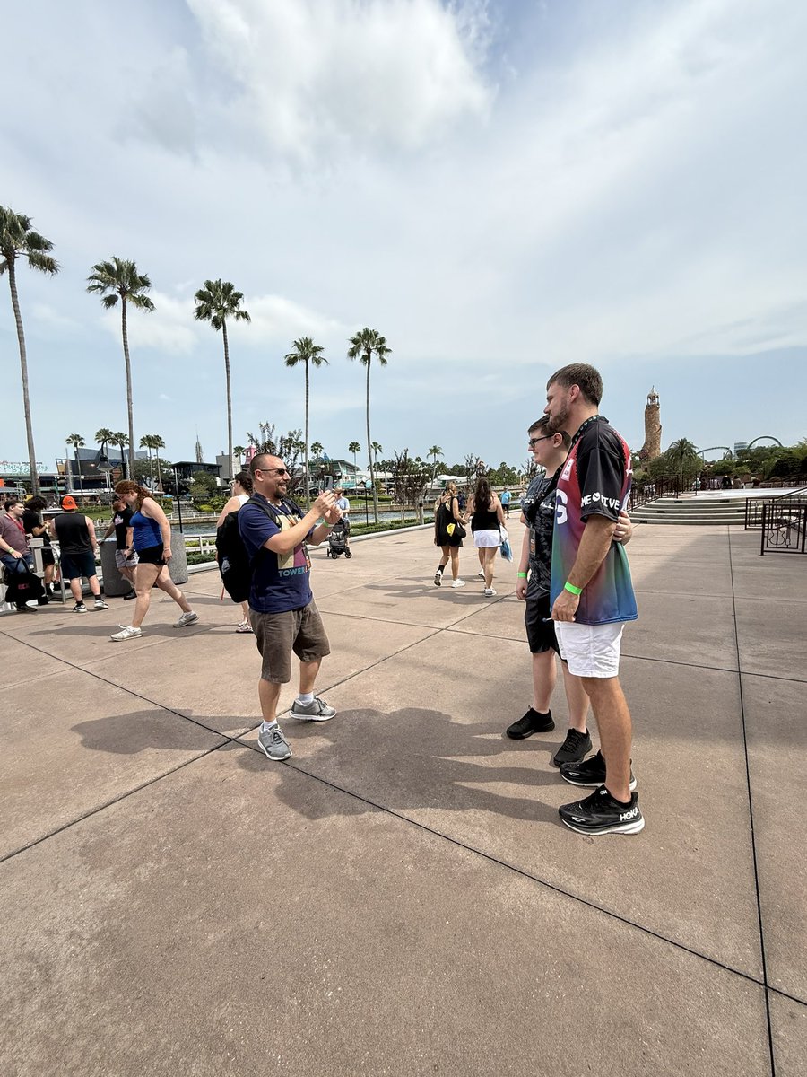 LUCKYY10P's tweet image. First of many photo dumps from the weekend! If you’ve never been to GCX, I highly recommend attending if you’re a big Destiny fan.