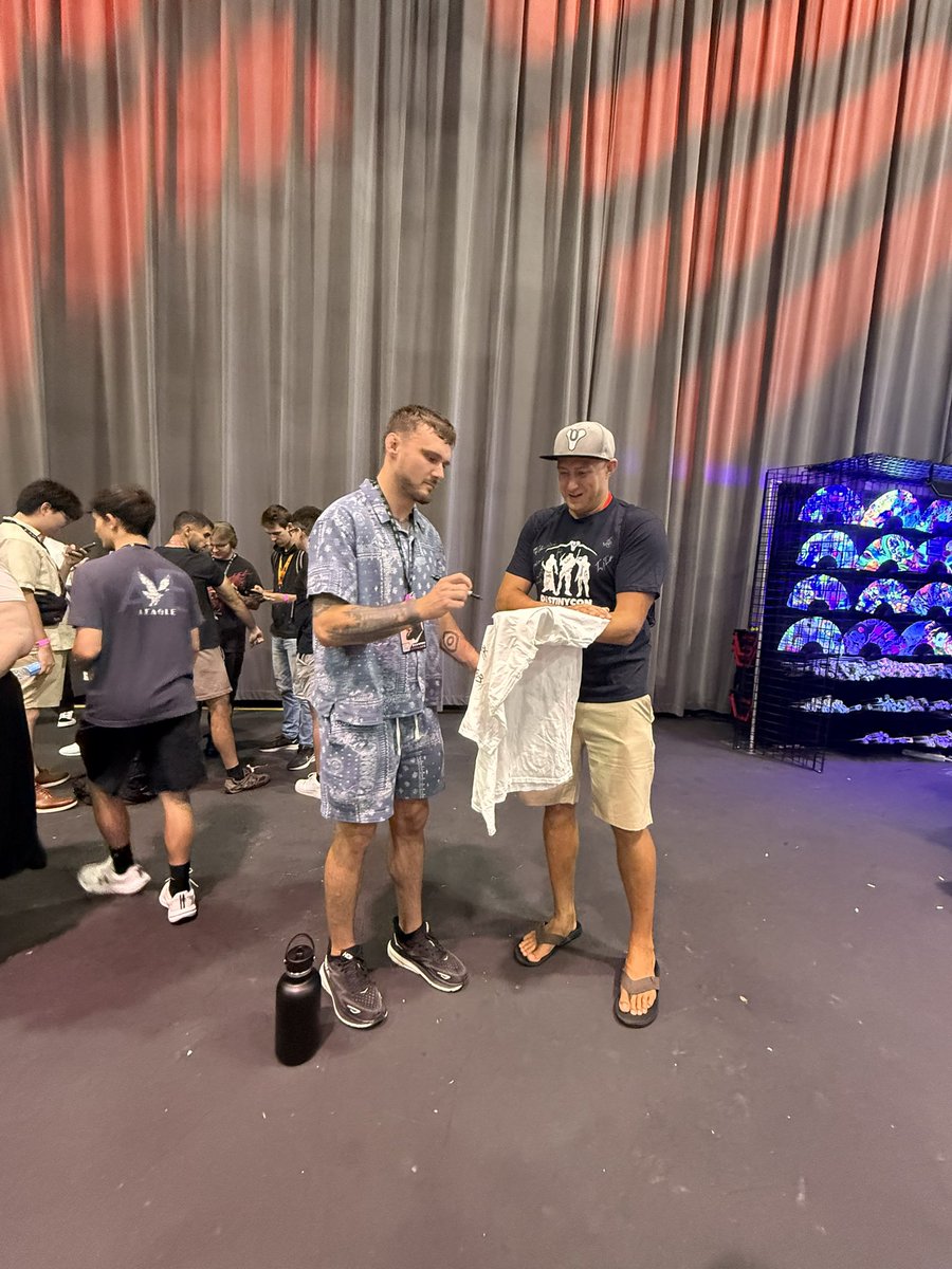 LUCKYY10P's tweet image. First of many photo dumps from the weekend! If you’ve never been to GCX, I highly recommend attending if you’re a big Destiny fan.