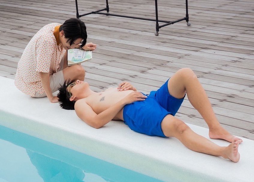 Winnie_thephuu's tweet image. What if Lava pulled Wave in and they kissed right there by the pool? 🥹😭
#ThatSummerSeries