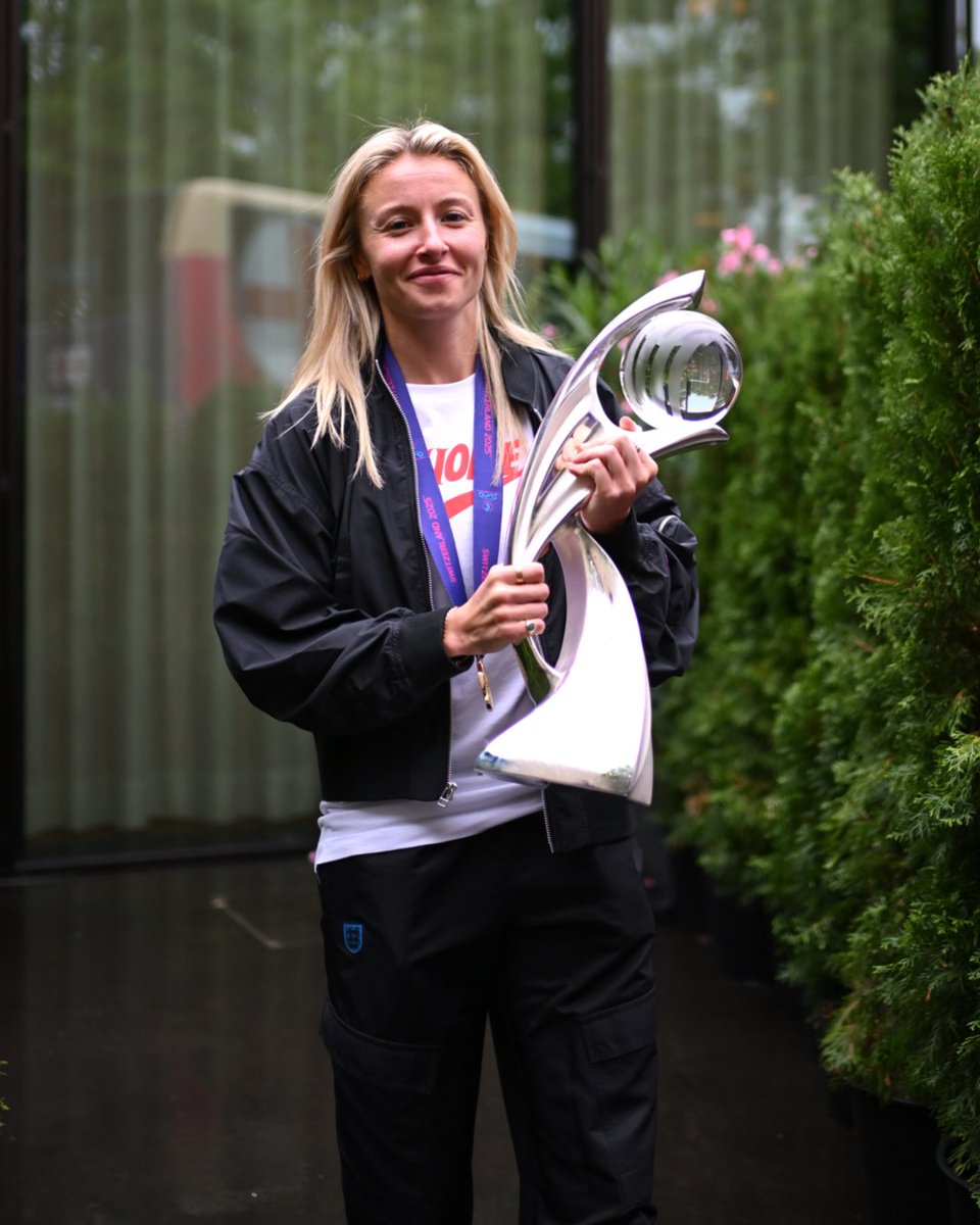 Arsenal Women (@arsenalwfc) on Twitter photo Our Leah, bringing it home ❤️ Our Leah, bringing it home ❤️
