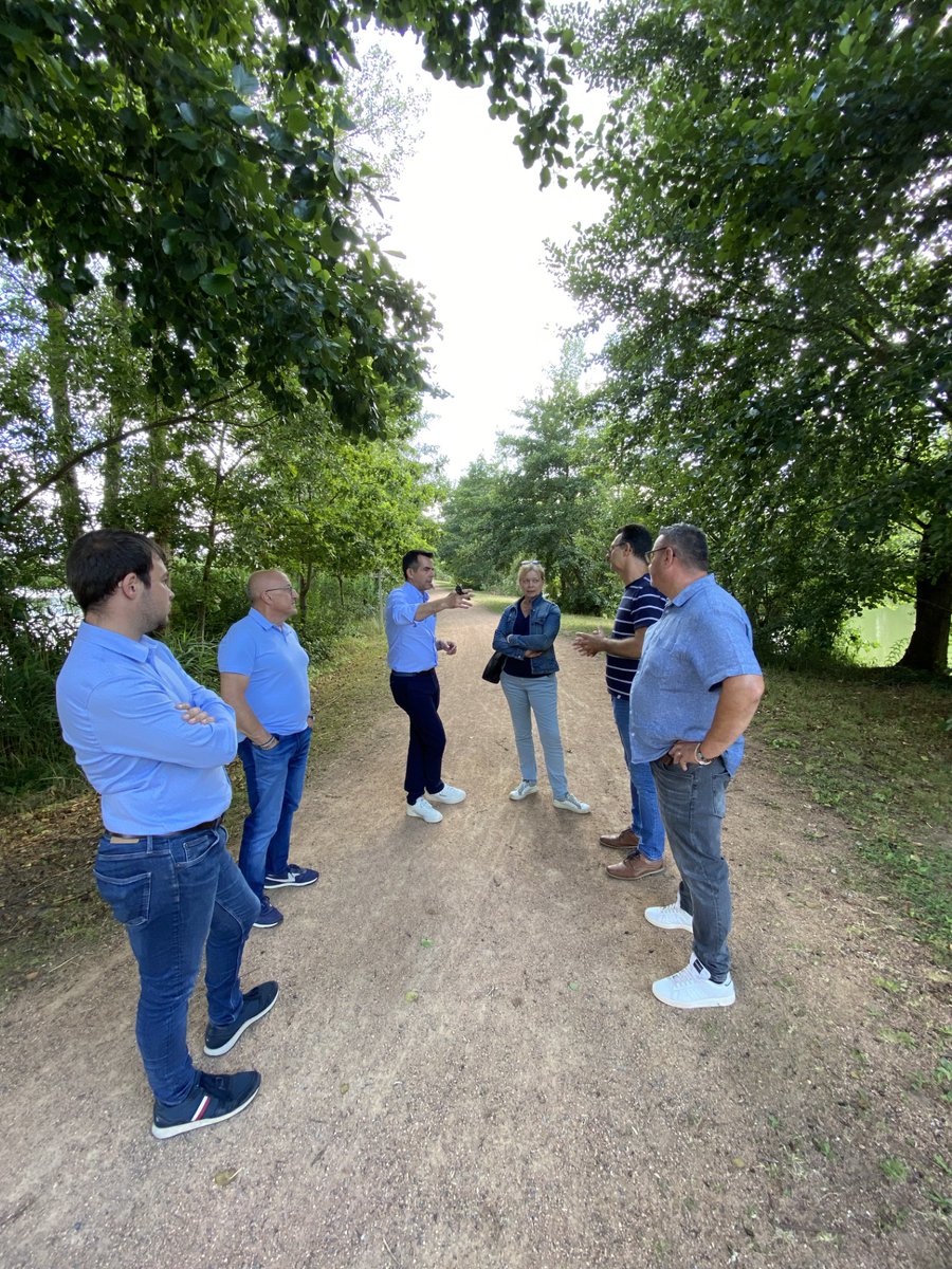 #tourisme Pour vos vacances, activités nautiques au rendez-vous ! Dans un cadre naturel préservé, venez essayer le water-bike, paddle, pédalo, kayak sur le plan d'eau Jalicot à Saint-Germain-des-Fossés. Et les amateurs de pêches et de balades seront également conquis !