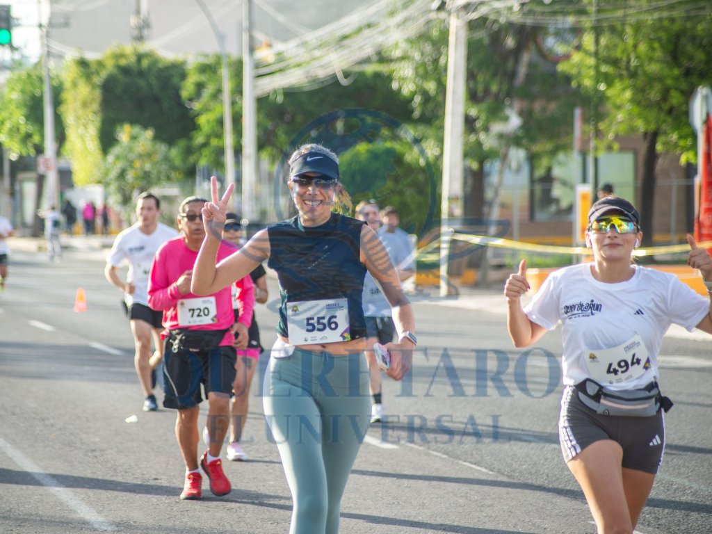 universalqro's tweet image. #Galería| En el Medio Maratón Querétaro 2025, más de 4 mil corredores tomaron las calles con un solo objetivo: vencer sus propios límites. 🏃‍♀️🏃‍♂️💪

eluniversalqueretaro.mx/metropoli/medi…
📸Fernando Camacho