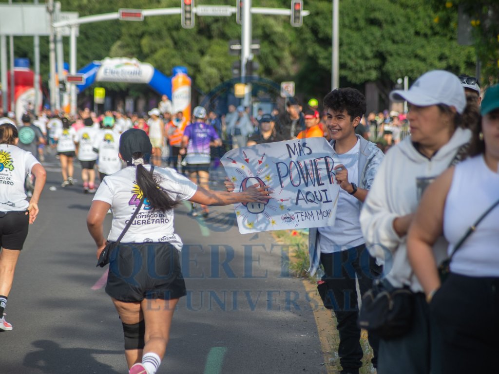 universalqro's tweet image. #Galería| En el Medio Maratón Querétaro 2025, más de 4 mil corredores tomaron las calles con un solo objetivo: vencer sus propios límites. 🏃‍♀️🏃‍♂️💪

eluniversalqueretaro.mx/metropoli/medi…
📸Fernando Camacho