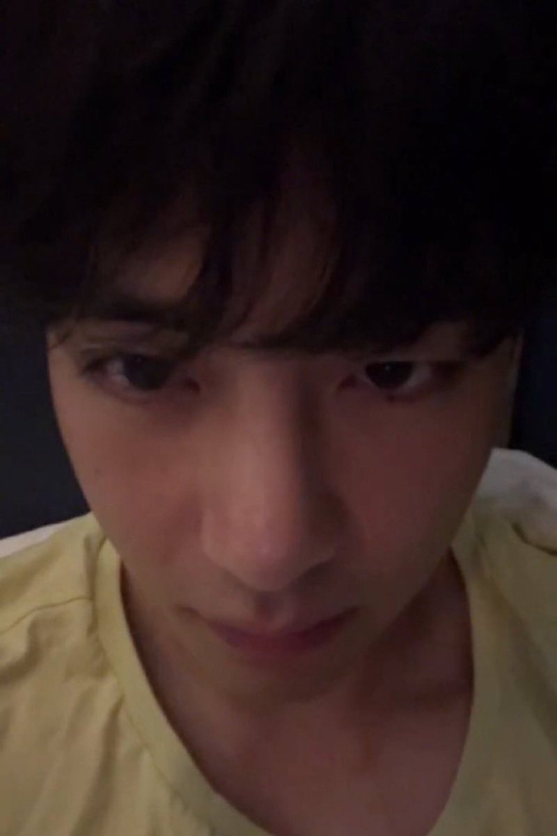 iamfromhb's tweet image. 말을어쩜이러케하지
질서좀지켜주세요  씨발..
도아니고
질서가거지같군.
도아니고
&amp;gt;&amp;gt; 질서를쫌지켜주시면은….. 제가예쁜짓,예쁜포즈마니할수있을것같애요…..   내가막, ㅇㅓ?  정장도입고가지….. &amp;lt;&amp;lt;
라고말할수가있지?    심지어이런얼굴을하고?
(화면도끄고잇다가켜줌)
이게bts뷔라고?   꺄아~~😍