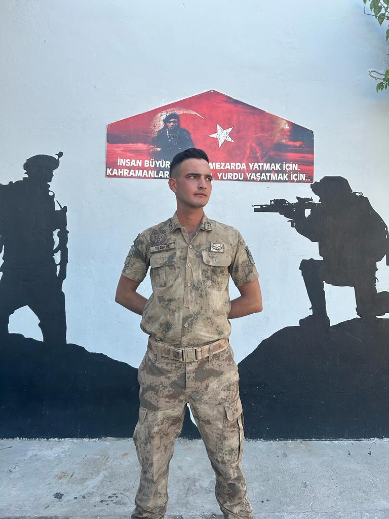 sehitmustafausl's tweet photo. Rabbim şehadetini kabul eylesin devrem. Mekanın cennet olsun.
🇹🇷Şehit J. Uzm. Çvş. Mehmet Ali YILDIRIM https://t.co/G9TinQmRTt