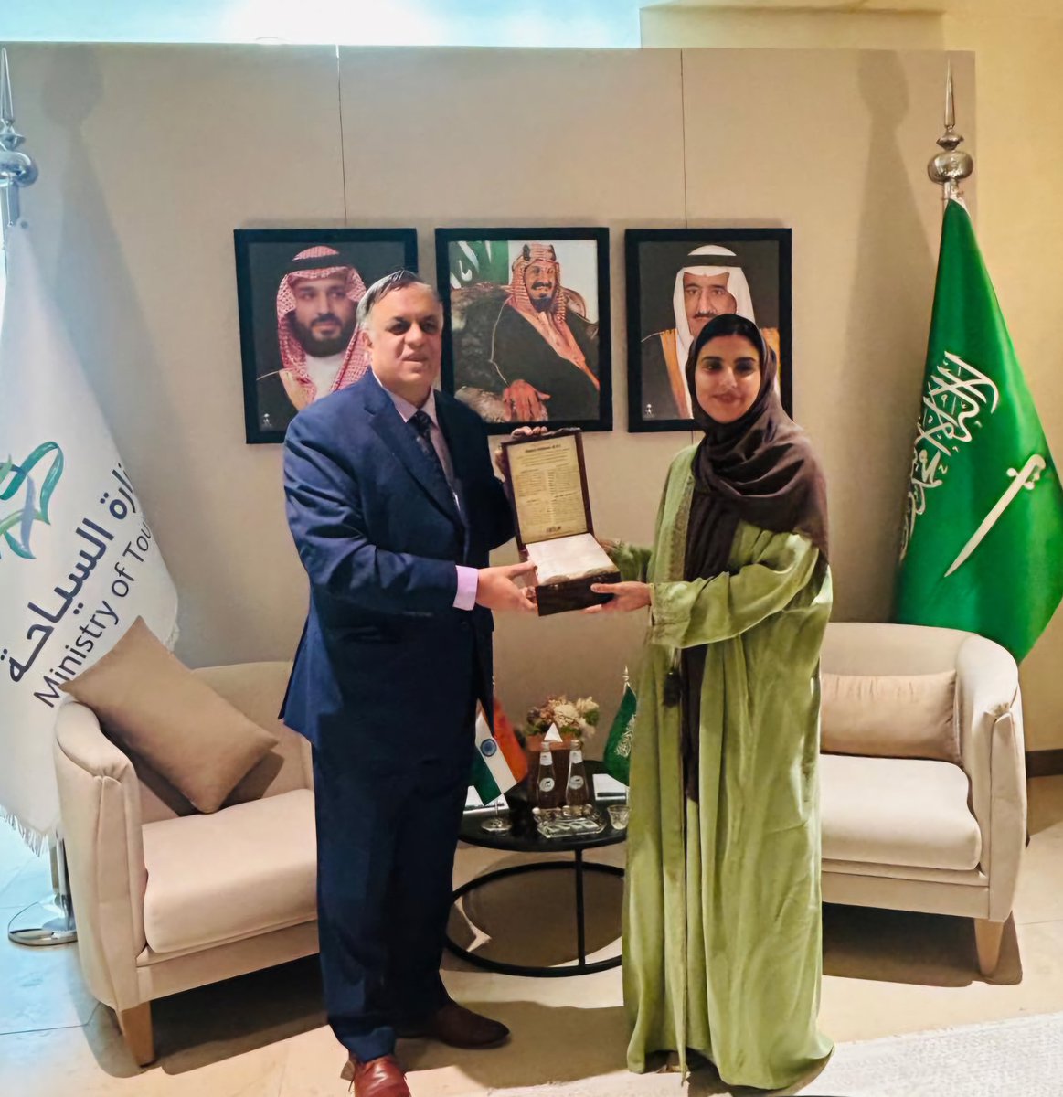 IndianEmbRiyadh's tweet image. Ambassador Dr Suhel Khan had a productive meeting with Deputy Minister of Tourism @Saudi_MT HH Princess Sara bint Abdulaziz. They discussed tourism cooperation between India &amp;amp; Saudi Arabia and ways to activate the newly formed Tourism Working Group under the Tourism and Cultural…