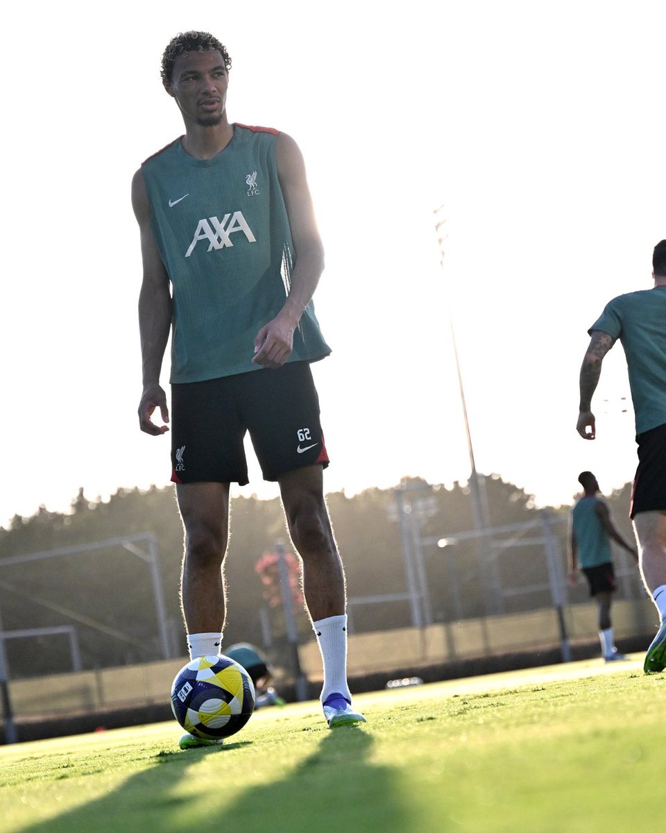 RedsFrance's tweet image. 𝐇𝐮𝐠𝐨𝐨𝐨𝐨𝐨𝐨 ! 👋🇫🇷

[📸@LFC]