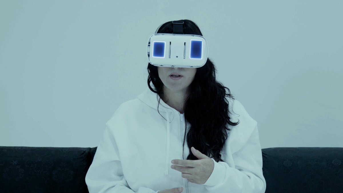 Este jueves se estrena un nuevo video clip que más que video clip es una pieza audiovisual que resume y refleja a El tiempo en una canción. 
Una nueva aventura junto a <a href="/pseudo_uy/">Pseudo Producciones</a> 
Gracias a FONAM  que lo hizo posible y a <a href="/bizarrouruguay/">bizarro ®</a> por confiar en este disco