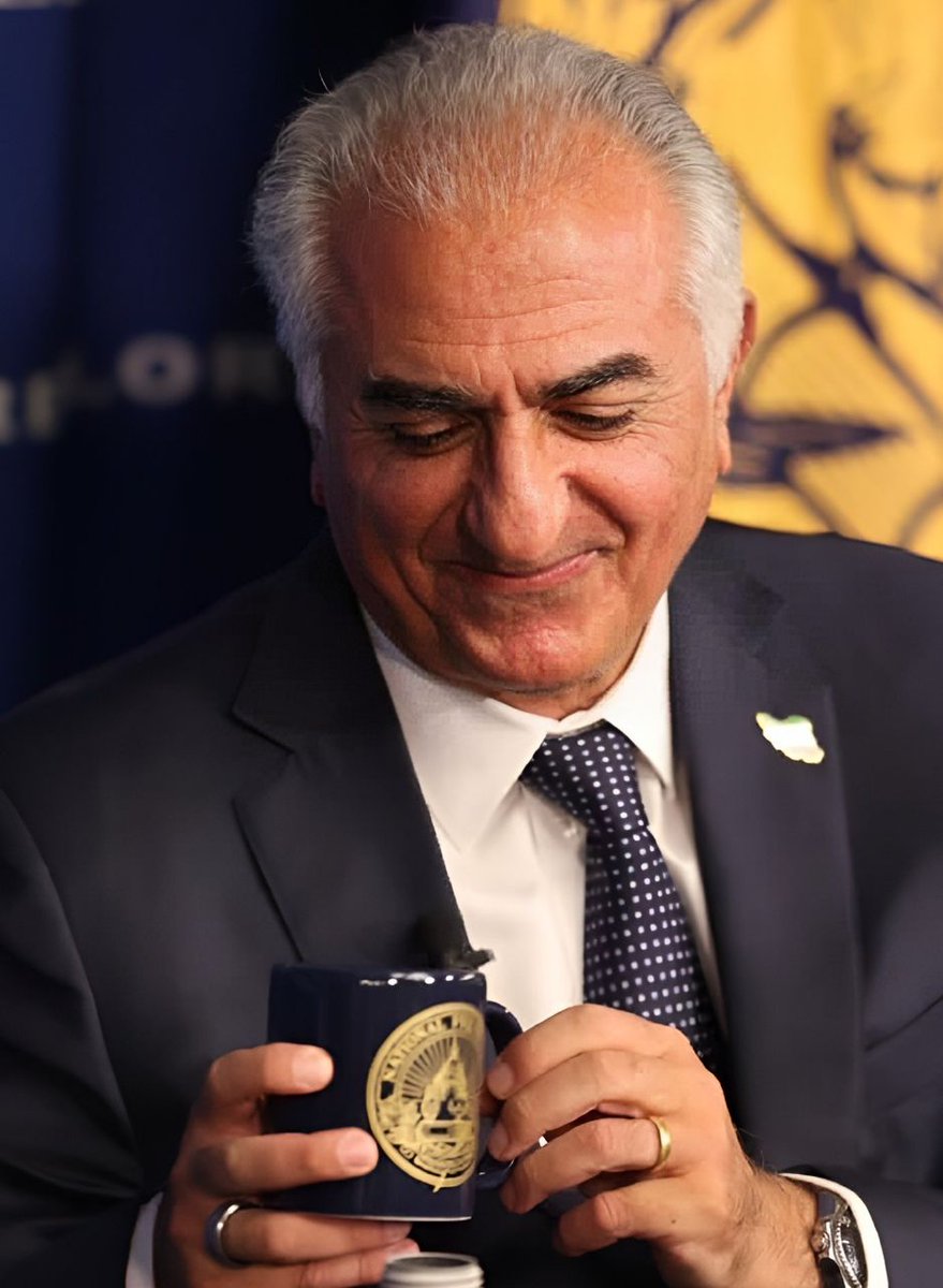 چرا در ایکس تا گله‌گی نکنی کسی بهت یاری نمی‌رسانَد
مثلن شاهزاده باید بگویَد تحتِ ریپورت سی فاسد هستم تا سه فاسد را نابود کنیم که هر یک تنها ده شاخه دارند

#جاویدشاه 👑👑👑
#همکاری_ملی 👏👏👏
#KingRezaPahlavi‌ 
💚
🤍
❤️