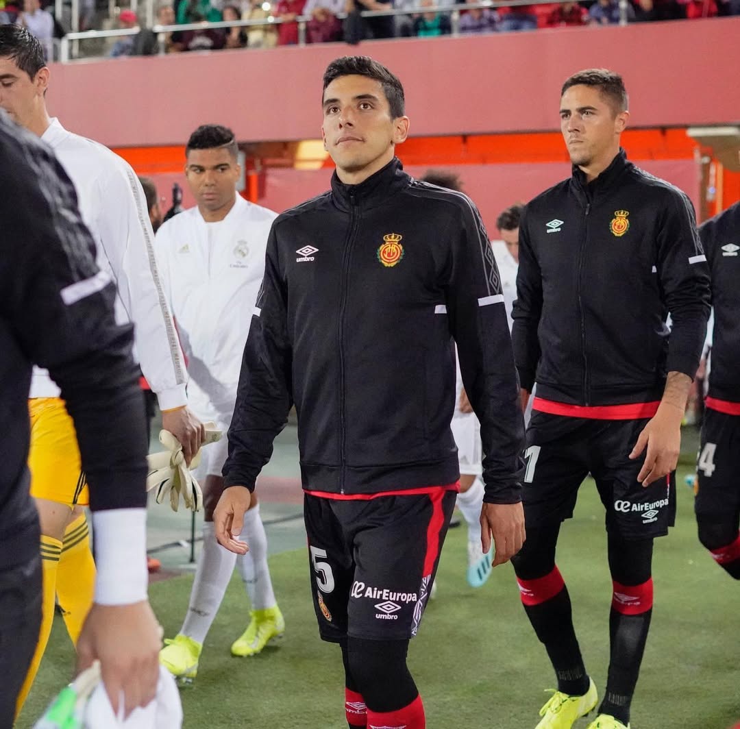 testimmallorca's tweet image. Molts d'anys Fran Gámez!!🎂🎂
L'ex jugador del @RCD_Mallorca compleix 3️⃣4️⃣ anys
Les seves dades a les seves 3 temporades i mitja de mallorquinista:
8️⃣4️⃣ partits jugats
Ascens a Segona de 2️⃣0️⃣1️⃣8️⃣
Ascens a Primera 2️⃣0️⃣1️⃣9️⃣
Descens a Segona 2️⃣0️⃣2️⃣0️⃣
Ascens a Primera 2️⃣0️⃣2️⃣1️⃣