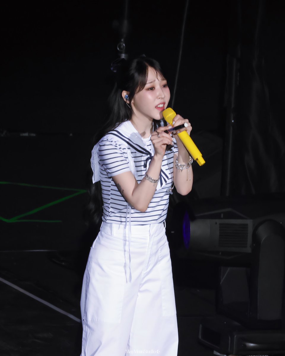 maymoonstudio's tweet image. 250726 문별 팬콘 [sea;nema] in 가오슝 

무서워⋯⋯💧

#마마무 #문별 #MoonByul 
#MoonByul_FanConcert #seanema
#MoonByul_seanema_in_KAOHSIUNG