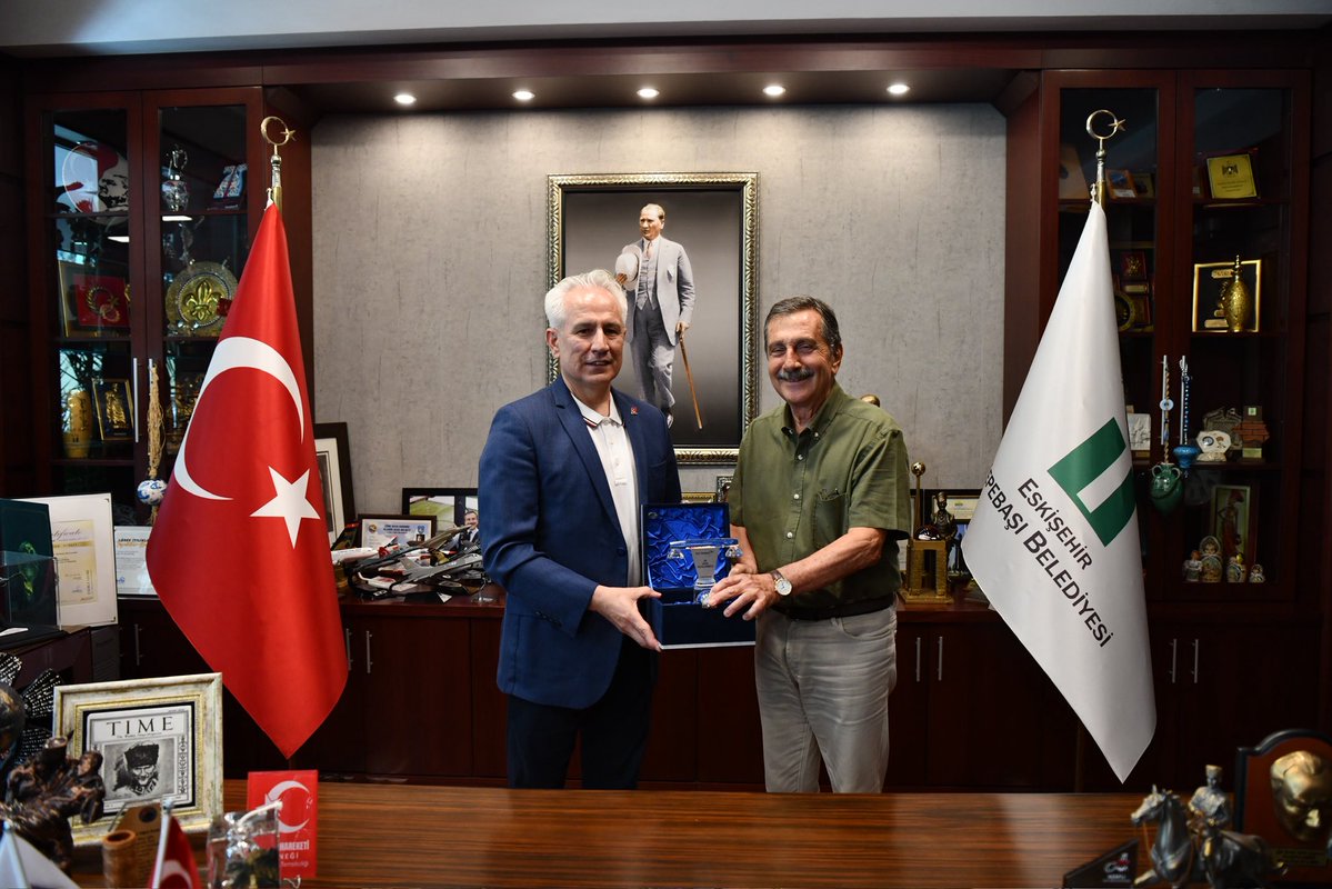 DtAhmetAtac's tweet image. Eskişehir Türk Telekom İl Müdürü Durali Şimşek ve ekibiyle bir araya geldik. Ziyaretleri için teşekkür ediyor, şehrimizde gerçekleştirecekleri çalışmalarda başarılar diliyorum.
