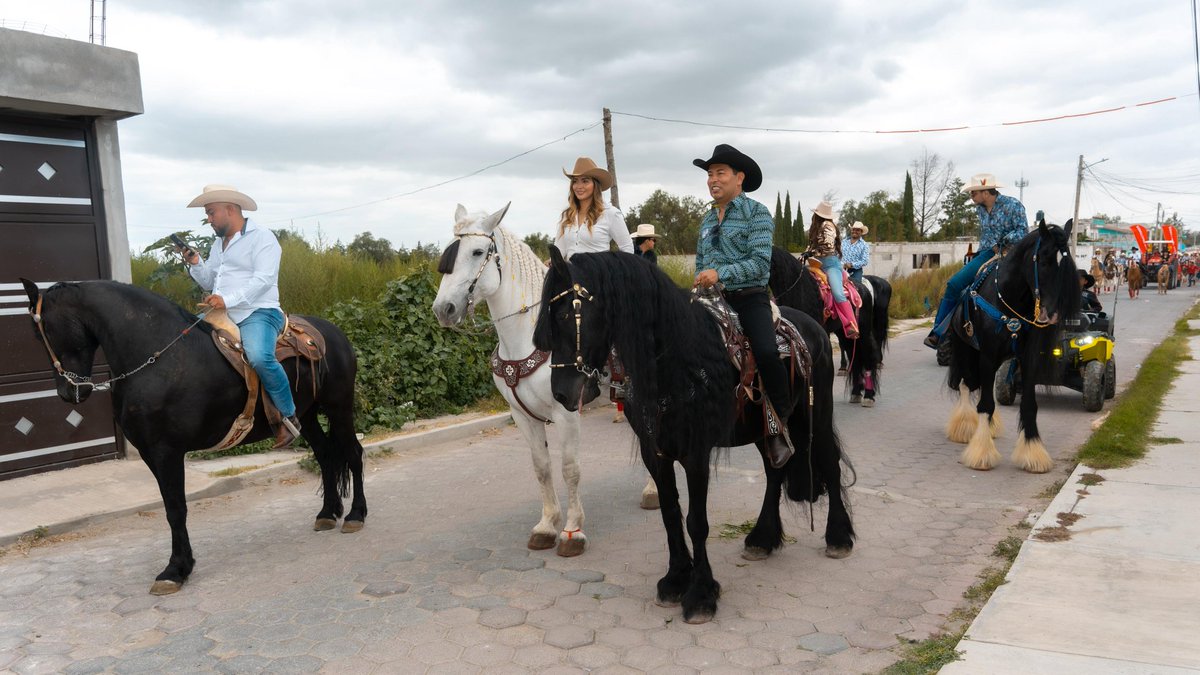 NestorCamarillo's tweet photo. Ayer estuve en la #Cabalgata🐎 de mi tierra, #Quécholac.🌾
Siempre estaré #orgulloso de mis raíces. https://t.co/xFjLQTZxCK