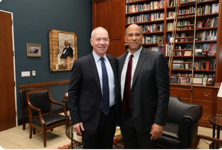 geraldcelente's tweet image. .@CoryBooker with Yoav Gallant, after the Israeli called Gazans "human animals" and said, “I have ordered a complete siege on the Gaza Strip. There will be no electricity, no food, no fuel, everything is closed.”