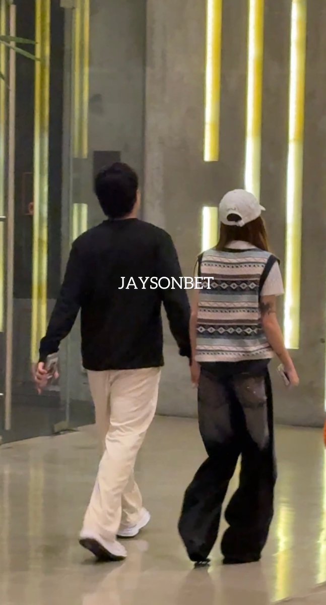 jaysonbet's tweet photo. Ang sweet naman ng dalawa #JMFYANG https://t.co/tncAo6X6da