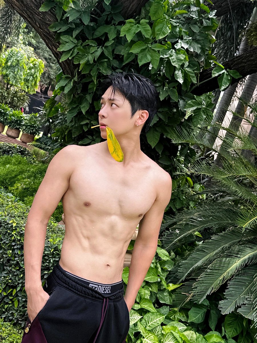 WINCOCKLUVR's tweet image. he knows his body tea