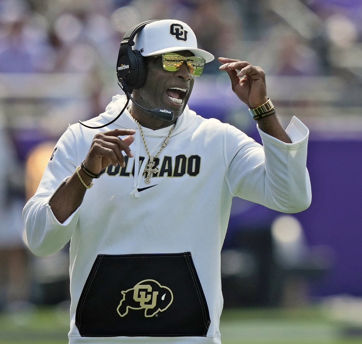 HEARTBREAKING: Deion Sanders reveals he made a will in May, thinking he may die due to his battle with health issues.

“Mentally, emotionally, last night was tough, yesterday was tough, because I had to make a will. That’s not easy at all, to think that you may not be here”

🙏🙏