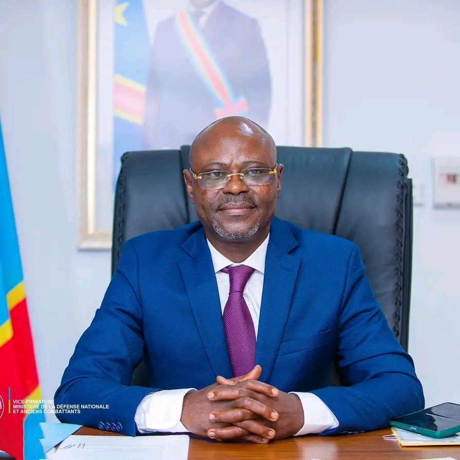 Newscd15's tweet image. #RDC : Remaniement à l’horizon. Comment jugez-vous le mandat du ministre de la défense, Guy Kabombo Muandiamvita ?
Mérite-t-il d’être reconduit ?