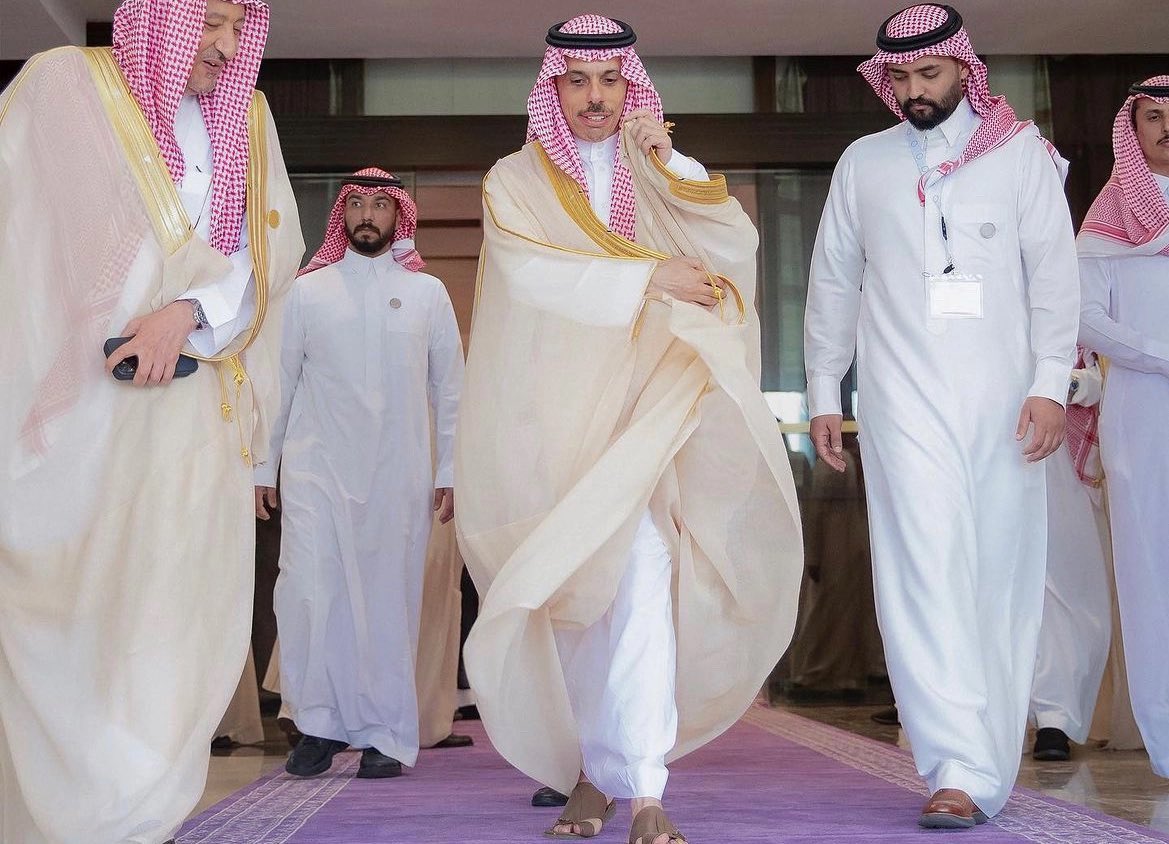 وزير الخارجية السعودي الأمير "فيصل بن فرحان" يصل إلى "نيويورك" للمشاركة في ترؤس المؤتمر الدولي حول التسوية السلمية لقضية فلسطين وتنفيذ حل الدولتين، الذي تترأسه السعودية بالشراكة مع فرنسا 🇫🇷🇸🇦 🇵🇸
