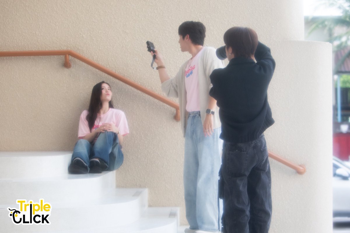TripleclickTH's tweet image. [Pic] แจก Candid โมเม้นต์ 3 นักแสดงจาก #DatingGameเดทเกมนี้ต้องได้ใจนาย ยูโด-ฟลุ้ค-ฟ้อนด์ ช่วงพักเบรก

#DatingGameTheSeries #DatingGameTH
#judo_tantachj #fluke_natouch #yudofluke #FONDnatticha #FondQRRA
