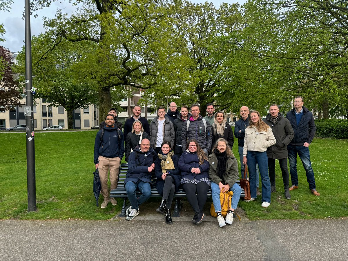 Geen toerist, maar bondgenoot
👣 Bij Vagebond ga je niet op een klassieke citytour. Je wordt onderdeel van een ander perspectief. Onze gidsen zijn mensen die zelf dakloos zijn geweest – ze laten je de stad ervaren zoals je ‘m nog nooit hebt gezien.

🎫 vagenbond.nl