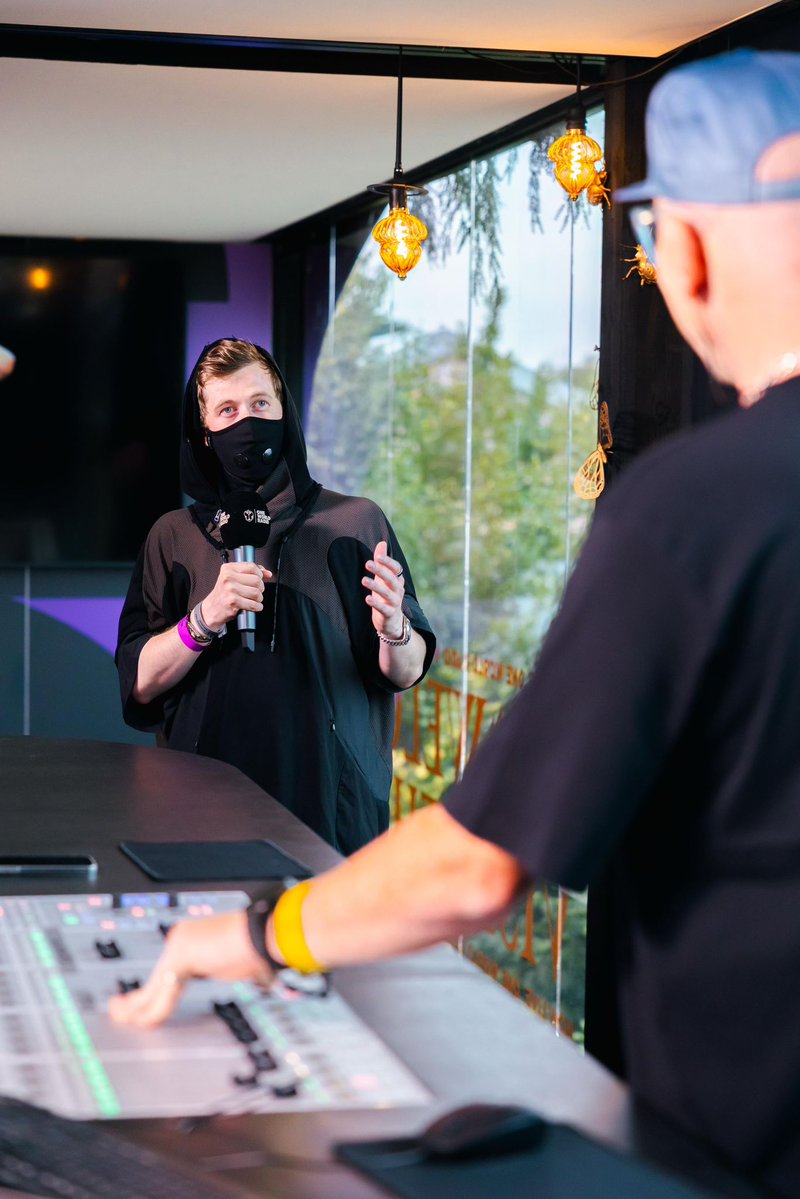 elx_1923's tweet image. Alan Walker in the One World Radio studio right before his set at the MainStage.