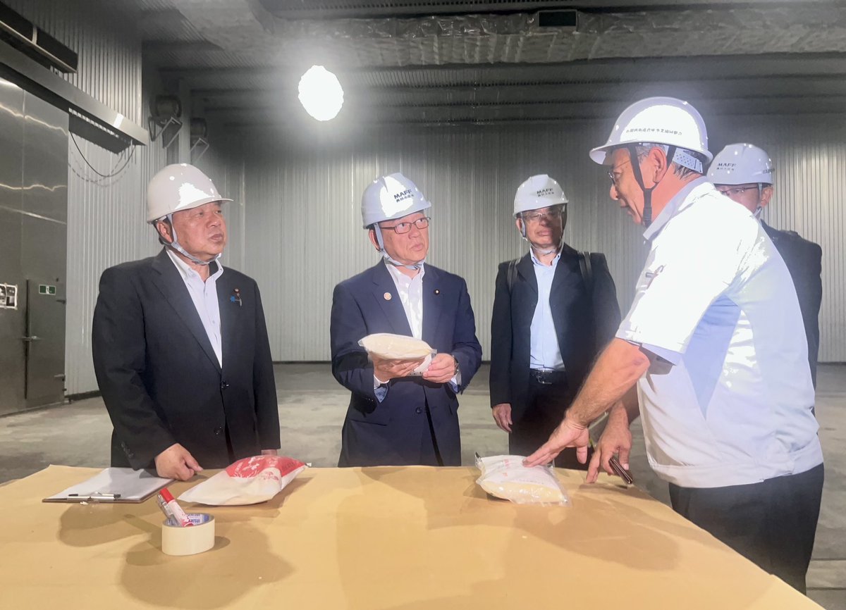 hidemichisato's tweet image. 小樽市にある中国向け国産米の輸出拠点である「くん蒸倉庫」。この倉庫は2018年に稼働し、中国が求める衛生基準を満たすため、害虫をいぶして駆除するくん蒸施設です。道産米は今年の作付けで増産を見込んでいます。国産米の輸出拡大にもしっかり取り組んでまいります。
#国産米の輸出
#北海道米
