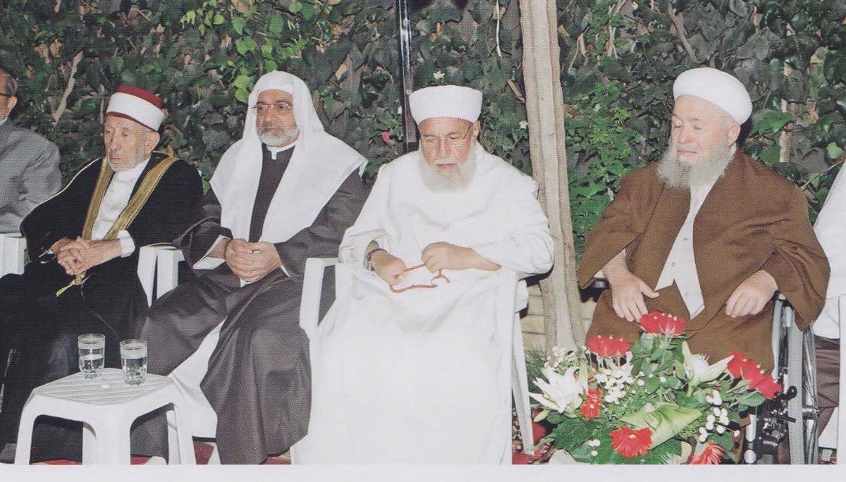 SaidAmidi_1's tweet image. Mahmud Efendi Hazretlerimizin Şam-ı Şerif ziyaretinde konuşan Muhammed Said Ramazan el-Bûtî, Efendi Hazretlerimiz için şunları söylemiştir:
"İnanarak söylüyorum; Türkiye'nin eski hal üzere kalmasında ve Allâh ile irtibatının kopmamasındaki sır, şu görüntülerde ve kalplerdedir.…