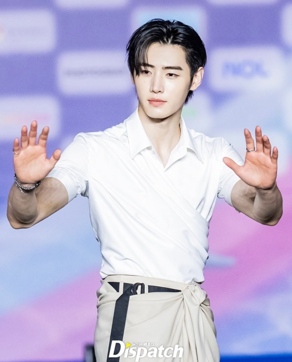 PSHGlobalTeam's tweet image. [INSTAGRAM] 250728

@/koreadispatch shared ENHYPEN’s press photos from SBS Gayo Daejeon Summer, featuring Sunghoon as the preview image 🔥

Like, Comment and Share
🔗 instagram.com/p/DMnVz2WzcJW/…

#엔하이픈_성훈 #SUNGHOON 
#성훈 #ENHYPEN_SUNGHOON