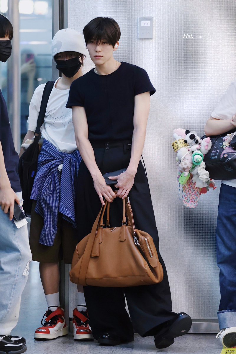 myluvisyoung's tweet image. 아니 ㄹㅇ 마들처럼 서잇자나