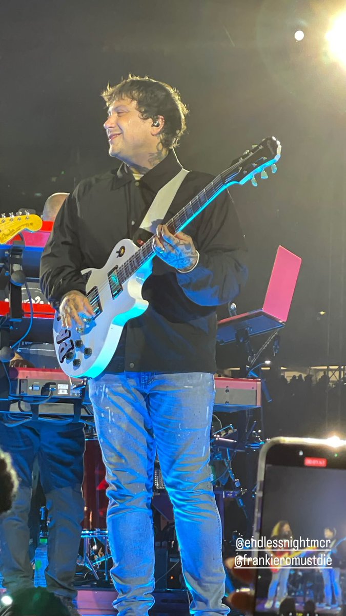 endlessnightMCR's tweet image. *sigh* #MCRLA2